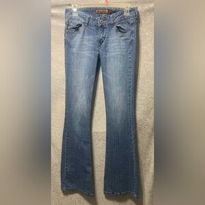 Vintage Y2K Mudd Low Rise Medium Wash Flare Leg Jean size 5 Womens Juniors